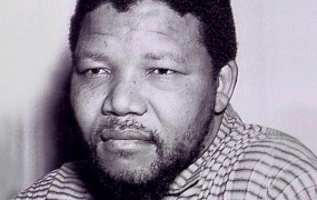 Cia je južnoafriškim oblastem pomagala prijeti Nelsona Mandelo