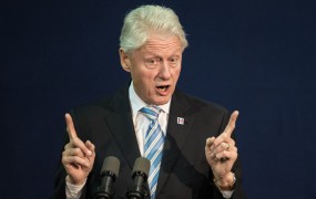 Bill Clinton razjezil Madžare in Poljake, ki ga zaradi njegovih izjav pošiljajo k zdravniku