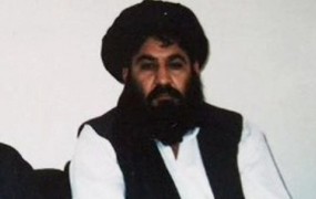 Sorodniki voznika, ki je vozil ubitega šefa talibanov, tožijo ZDA