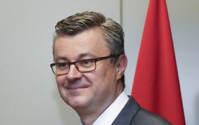 Hrvaški sabor danes o nezaupnici premierju Oreškoviću