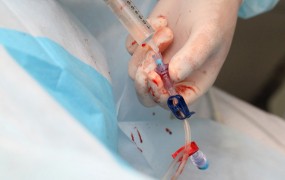 Nemški bolniški strežnik naj bi umoril vsaj 33 ljudi