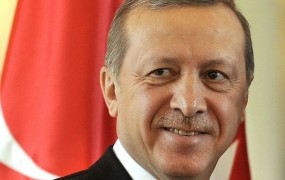 Dolga Erdoganova roka se steguje v Bosno