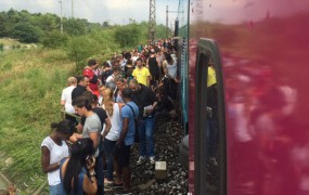 V nesreči vlaka na jugu Francije na desetine poškodovanih 