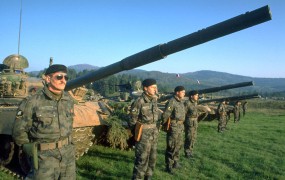 Bodo tanki slovenske vojske po posredniku na koncu pristali v Islamski državi?