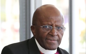 Nobelovec nadškof Tutu noče dolge agonije umiranja in podpira pomoč pri samomoru