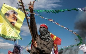 Po aretacijah kurdskih politikov PKK poziva k uporu proti Erdoganu