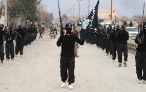 Džihadisti IS mučili in obglavili okoli sto ujetnikov
