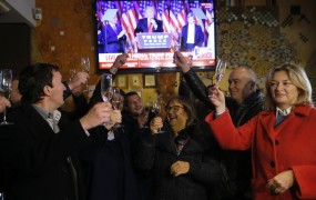 FOTO: V Sevnici slavijo: Bravo Melania, bravo Donald!
