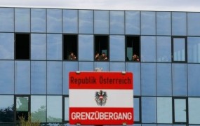 Avstrijci v Slovenijo izgnali nemško neonacistko