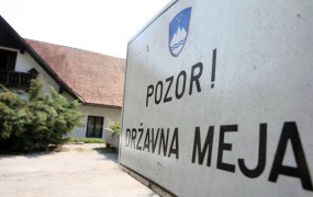 Z na Hrvaškem ukradenim avtomobilom pridrvel čez mejo v Slovenijo
