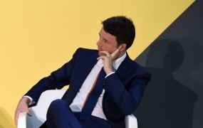 Italijani zavrnili ustavne reforme, Renzi podal odstop