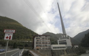 Steklarna Hrastnik čaka 400.000 evrov odškodnine termoelektrarne