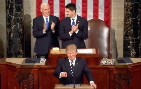 Trump v kongresnem govoru Ameriko postavil na prvo mesto