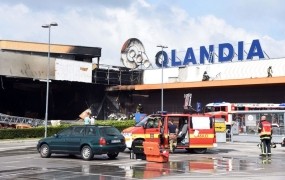FOTO: V Kranju zagorel trgovski center Qlandia