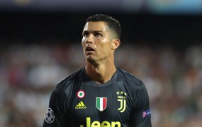 Prejšnji teden je brez dovoljenja zapustil karanteno, zdaj je Cristiano Ronaldo okužen s koronavirusom