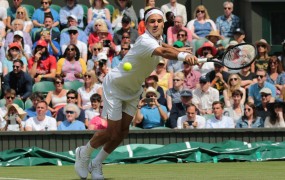 Roger Federer je letošnjo sezono že odpisal: čakajo ga operacija in priprave na 2021
