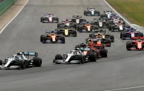 Zaradi "negostoljubne" Avstralije naj bi se sezona formule 1 začela v Bahrajnu