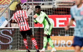 Ajax je afriškim nogometašem prepovedal nastope v reprezentancah če bi morali ob vrnitvi v karanteno