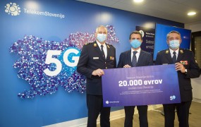 Telekom Slovenije ob predstavitvi omrežja 5G slovenskim gasilcem predal donacijo v višini 20.000 evrov