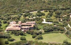 Berlusconijeva vila na Sardiniji naprodaj za 500 milijonov evrov