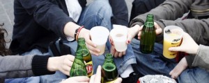 Raziskava: Tudi zmerno pitje lahko poveča tveganje za raka