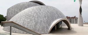 Islamski center zasenčil okolico