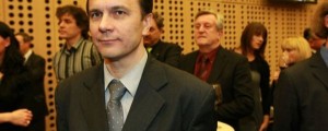 Višje sodišče deloma ugodilo Grimsu, Mladina se mora opravičiti
