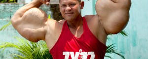 Največji bicepsi na svetu ga lahko spravijo v prerani grob