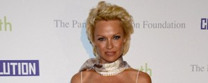 ŠOK: Pamela Anderson večkrat posiljena!