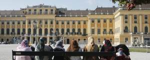 Amnesty opozarja Dunaj na nesprejemljive razmere za begunce