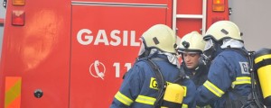 V nesreči v kurilnici hudo poškodovani dve osebi