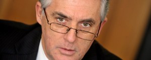 Ministrica vrača udarec! Je Gantar kršil zakon?