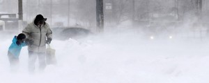 Orkanski veter in sneg povzročata nevšečnosti severno od Alp