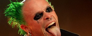 Frontmen zasedbe The Prodigy se ukvarja s kontroverznim športom?