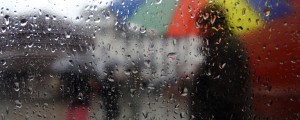 V noči na torek hladna fronta, ki prinaša padavine