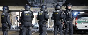Streli policistov ga niso zaustavili: 22-letnik je prišel v državo kot begunec