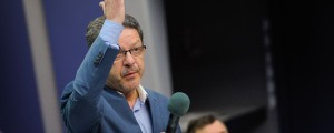 Kuštrin: "Vlada je zavlačevala s pogajanji, zato ji zdaj teče voda v grlo"