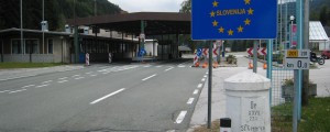 Cerar in Kern s stiskom roke, Avstrijci v nadzor "sumljivih"