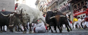 FOTO: Biki so na rogove nabodli kar tri tekače