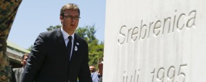 Vučić se je v Srebrenici poklonil žrtvam genocida