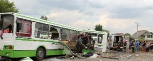 V čelnem trčenju avtobusov v Rusiji mrtvih najmanj 16 ljudi