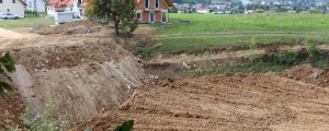 Kdo bo saniral škodo, ki jo povzročajo težki tovornjaki?