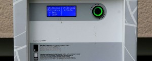 Prvi polnilnici za električna vozila na avtocesti oktobra