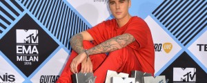 Justin Bieber domov odnesel pet nagrad
