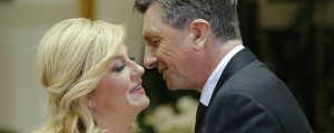Jezna Kolinda piše pismo, Karel na pomoč kliče Pahorja