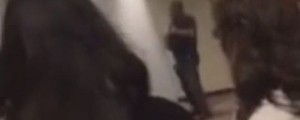 VIDEO: Dramatični posnetki reševanja ljudi iz stavbe, v katero sta vdrla strelca