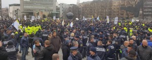 Nošenje uniforme na shodu pomeni nespoštovanje zakonodaje in zlorabo sindikalnega boja