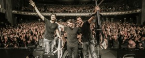 2CELLOS navdušil obiskovalce v razprodanem londonskem gledališču Apollo!