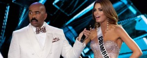 VIDEO: Poglejte, kako ga je polomil voditelj Miss Universe 2015 - lento je podelil napačni lepotici!