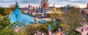 V pariškem Disneylandu s pištolama in Koranom